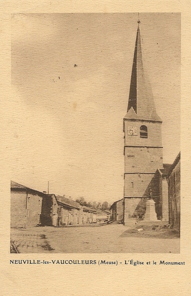 L'église et le monument - Neuville-lès-Vaucouleurs