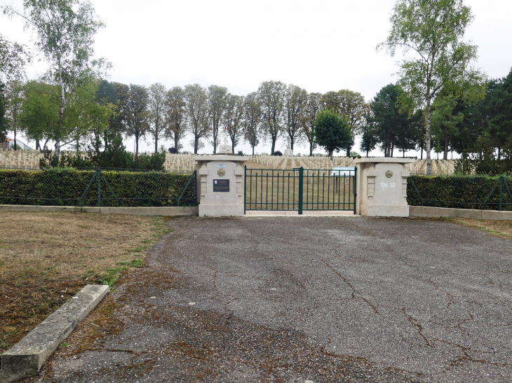 Le cimetière militaire - Rembercourt-Sommaisne