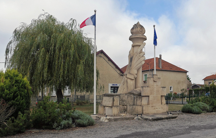 Le monument aux morts - Rembercourt-Sommaisne