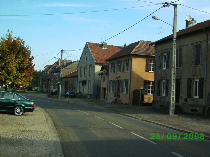 Rue principale - Rouvres-en-Woëvre