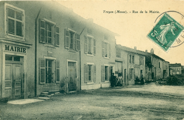 Troyon (Meuse)-rue de la mairie