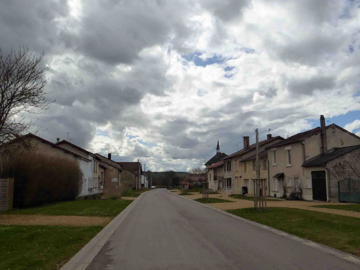 Village reconstruit après la guerre 14-18 - Vacherauville