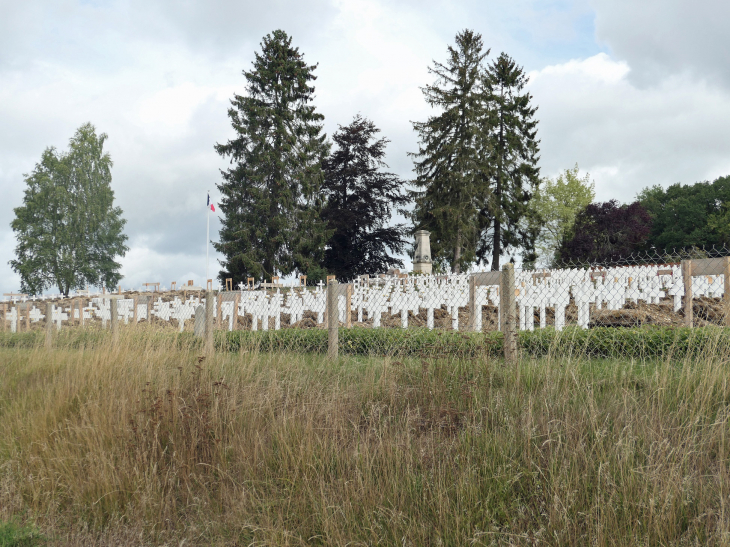 Le cimetière militaire - Vadelaincourt