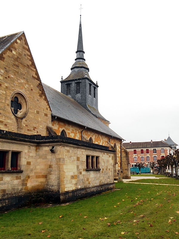 Place de l'église - Varennes-en-Argonne