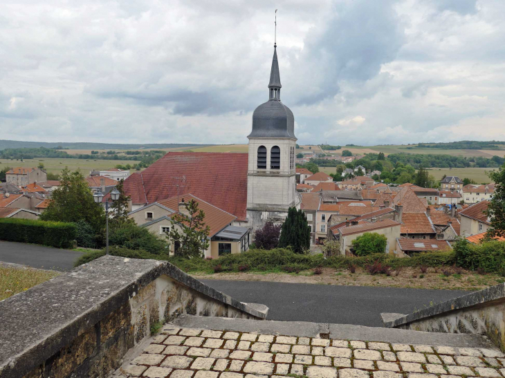 La ville vue de la montée au château - Vaucouleurs