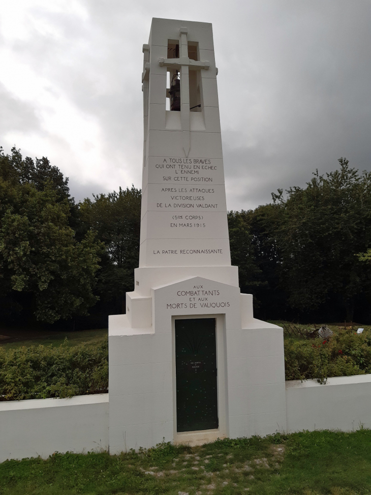 Le monument aux morts et combattants de Vauquois