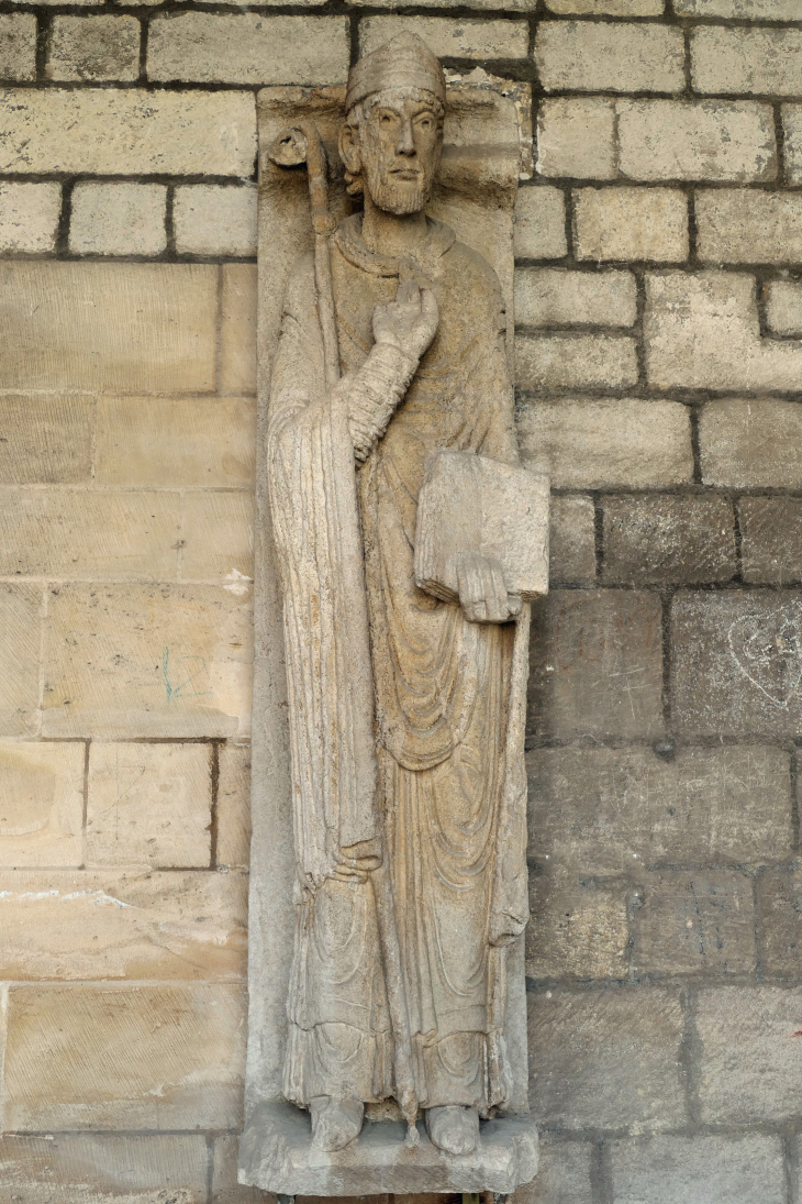 Statue dans le cloître - Verdun