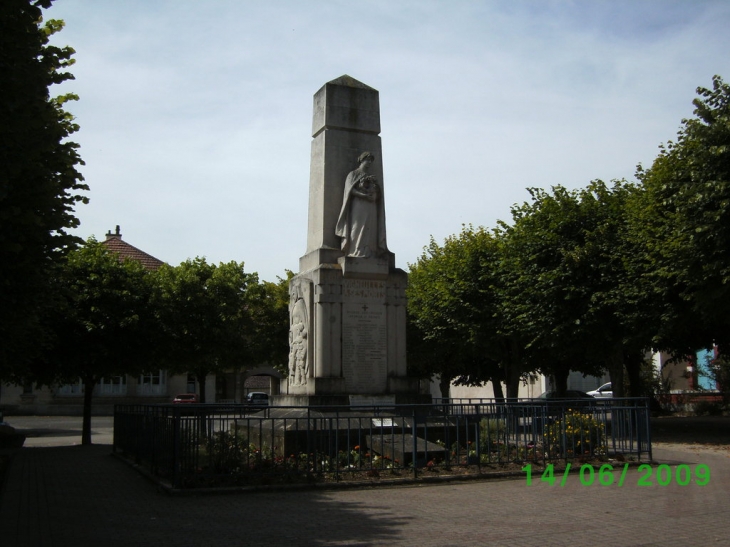 Monument aux morts - Vigneulles-lès-Hattonchâtel