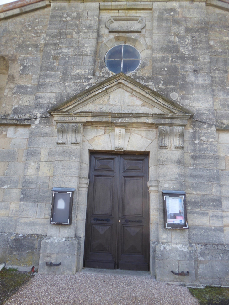L'entrée de l'église - Wiseppe