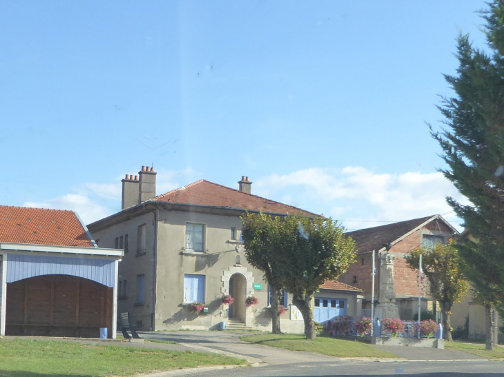 Le centre du village - Woimbey
