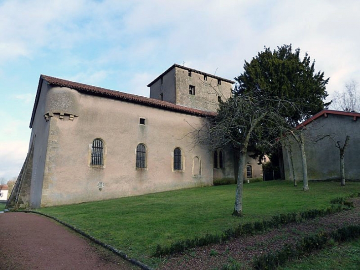 L'église fortifiée - Arry