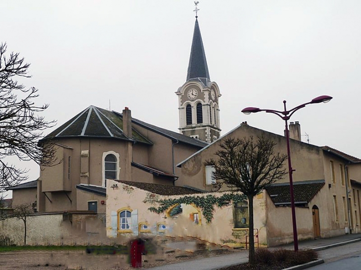 Derrière l'église - Ay-sur-Moselle