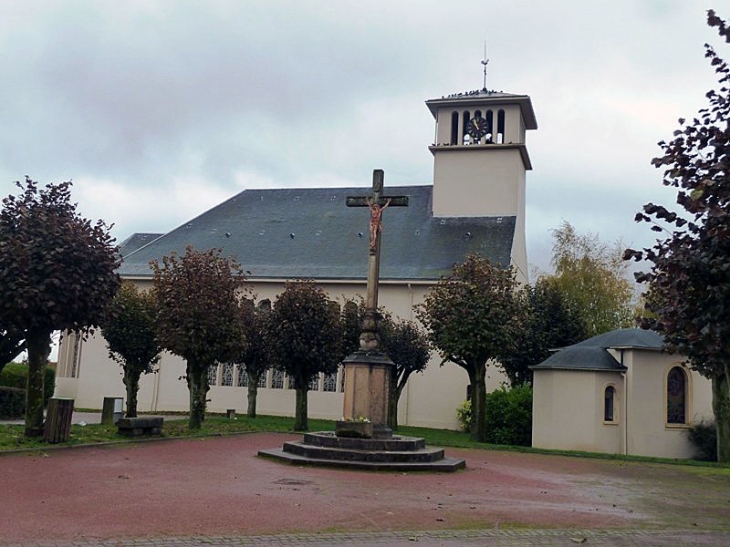 Place de l'église - Féy