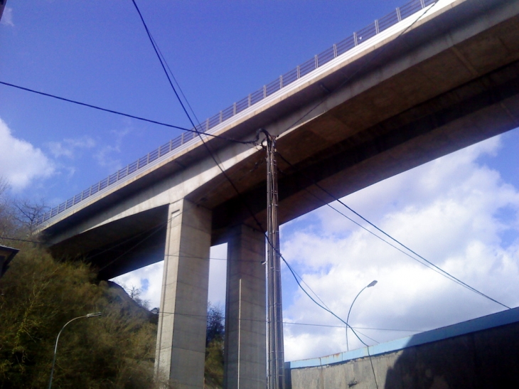 Pont  autoroute - Hayange