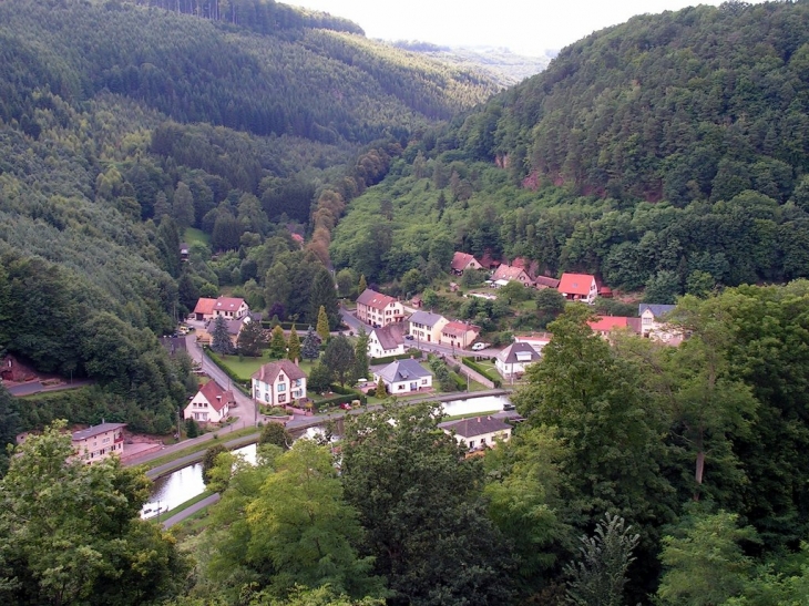 Centre du village vu du château - Lutzelbourg