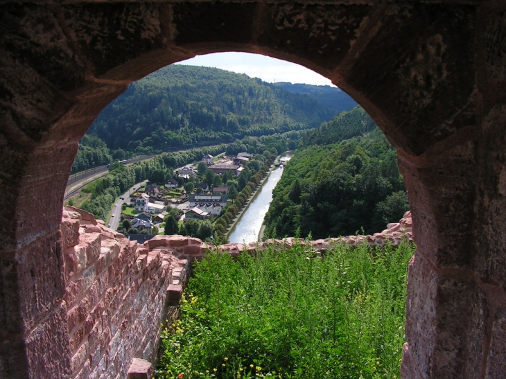 Vallée de la Zorn vue du château - Lutzelbourg