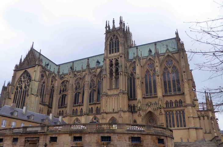 En bas de la cathédrale - Metz