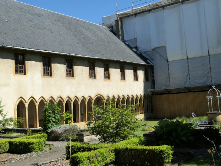 Colline Sainte Croix : le cloître des Récollets - Metz