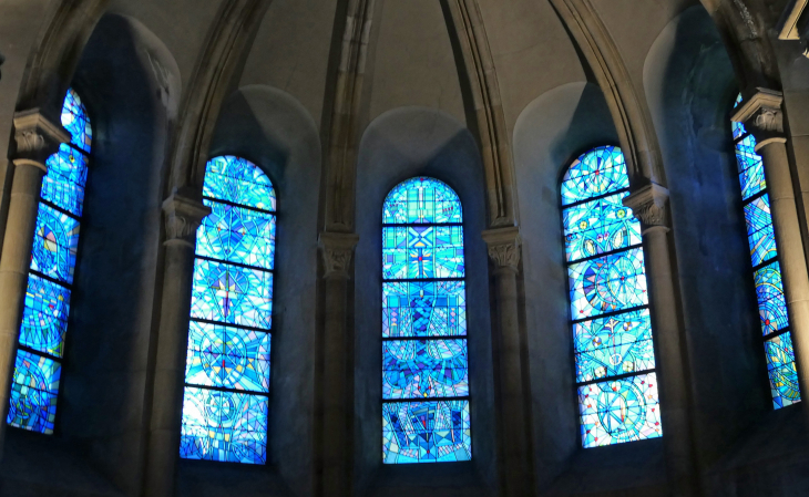 Eglise Saint Maximin : vitraux de Jean Cocteau - Metz