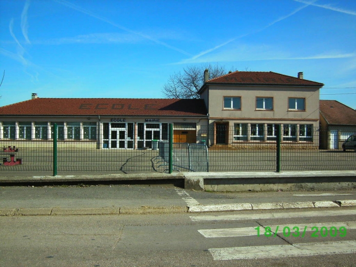 Mairie, Ecole - Monneren