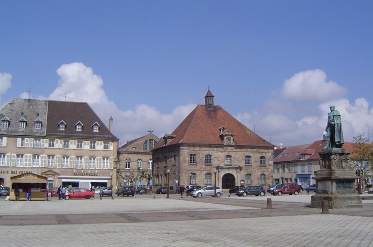 La place d'Armes - Phalsbourg