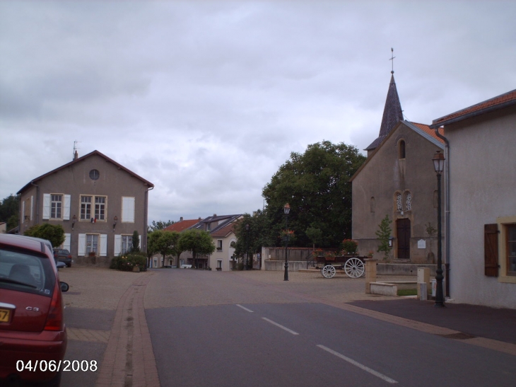église et mairie - Pommérieux