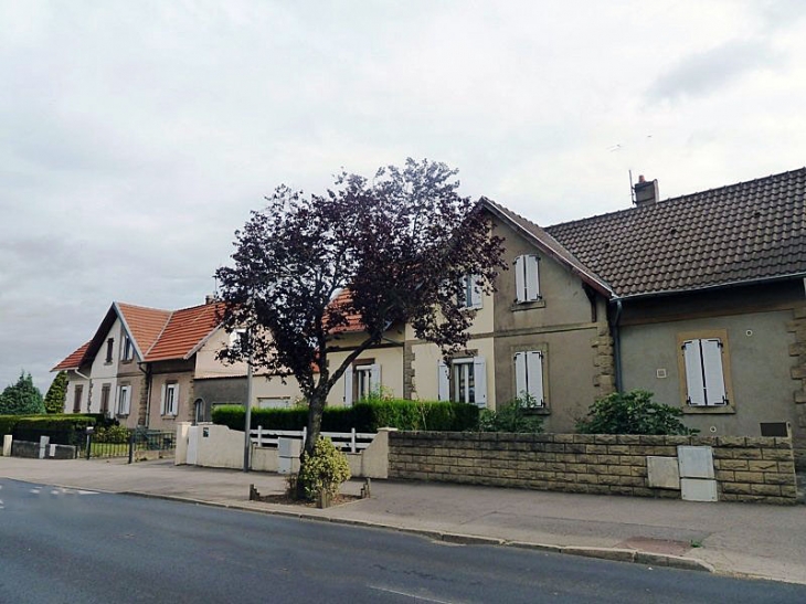 Maisons du village - Sainte-Marie-aux-Chênes