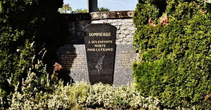 Monument-aux-Morts - Dompierre