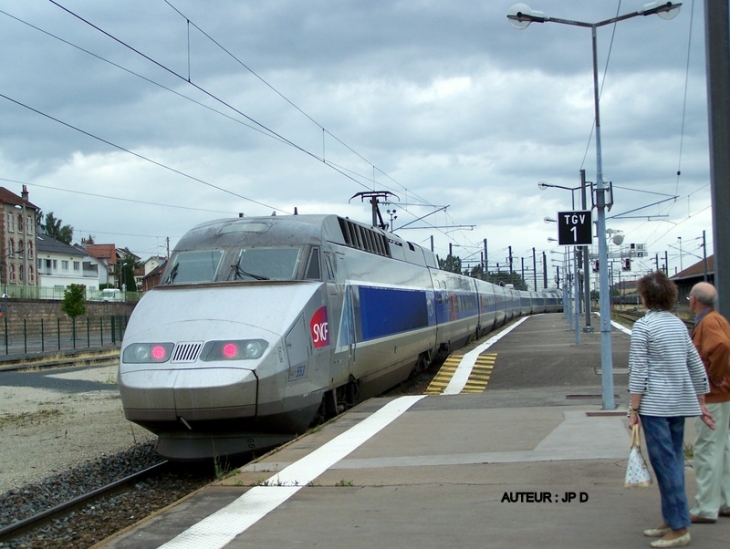 TGV en gare d'Epinal - Épinal