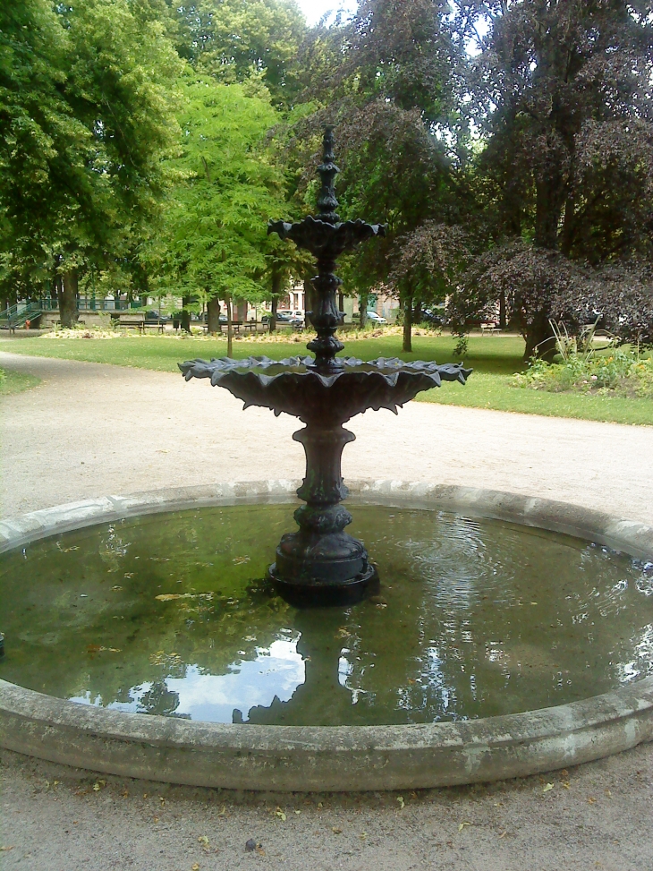 Petite fontaine du Cours - Épinal