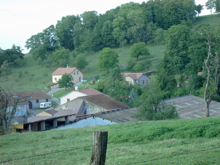 Le village depuis la route d'Evaux & Ménil - Varmonzey