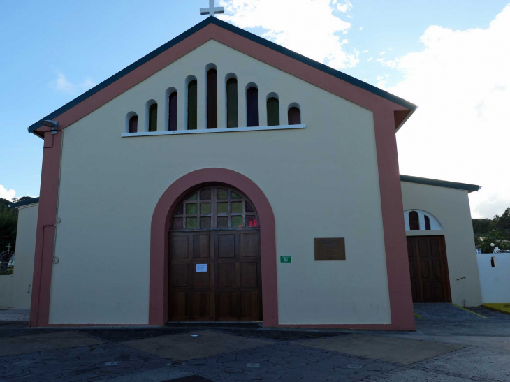 L'entrée de l'église - Le Marigot