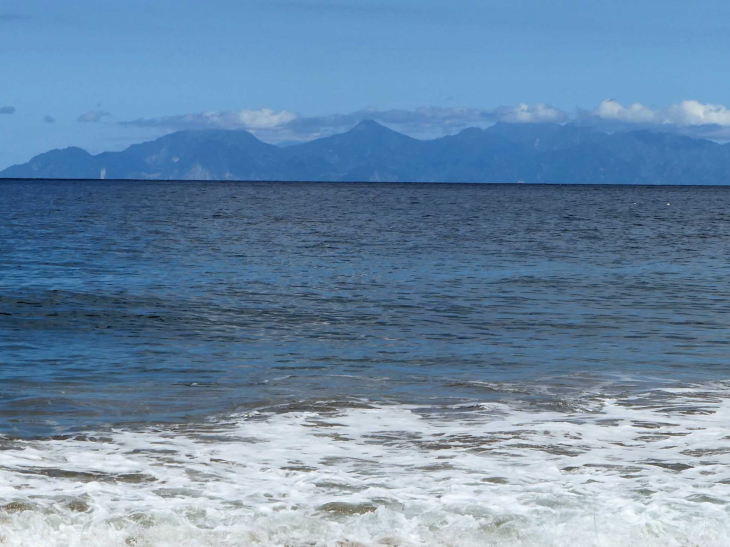 Le chemin des Anses : l'anse   Lévrier , mer Caraïbe et Montagne Pelée - Le Prêcheur
