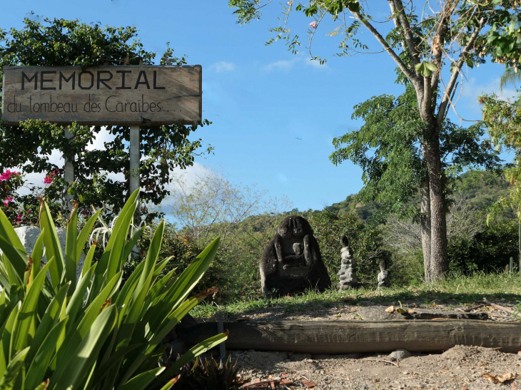 Le tombeau des Caraïbes : mémorial du suicide des indiens chassés par les colons - Le Prêcheur