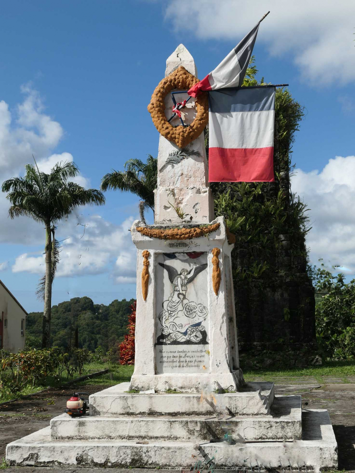 Le monument aux morts - Saint-Joseph