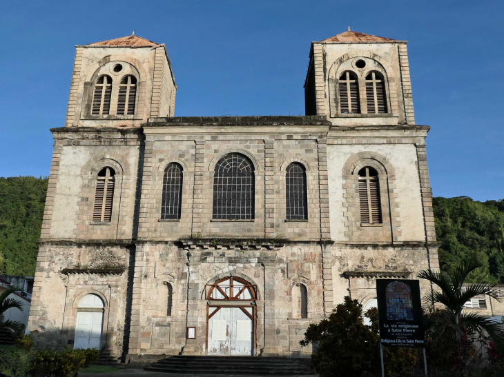 La cathédrale Notre Dame de l'Assomption - Saint-Pierre