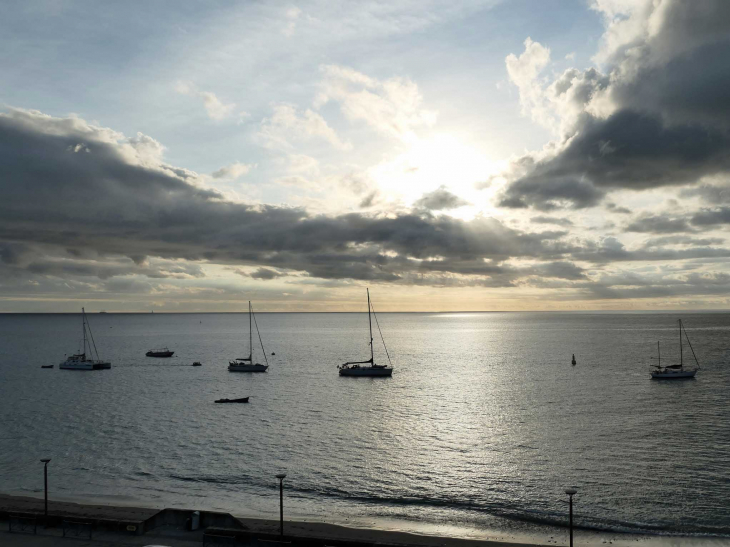 Coucher de soleil sur la mer caraïbe - Saint-Pierre