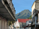 Photo suivante de Saint-Pierre rue Victor Hugo : vue sur la Montagne Pelée