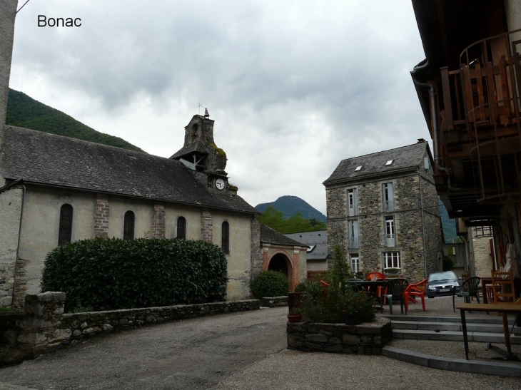 Le village - Bonac-Irazein