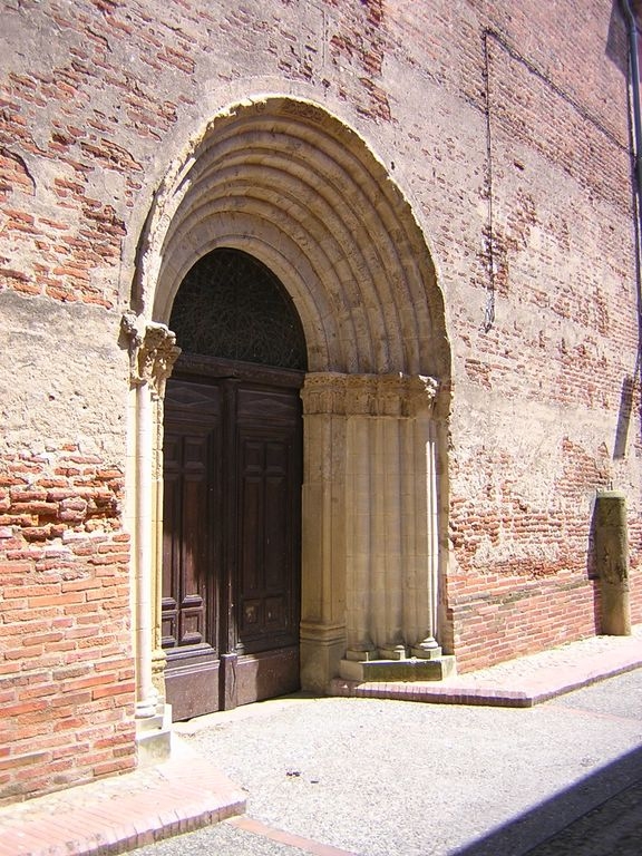 Lézat : Portail d'entrée  église  XIVème - Lézat-sur-Lèze