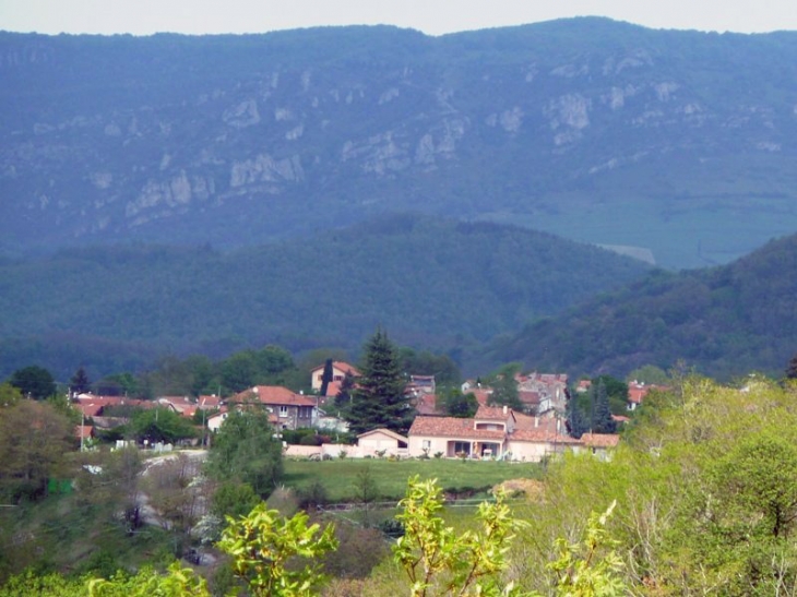 Le village en contrebas - Mercus-Garrabet