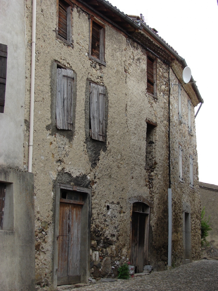 Une vieille Bâtisse - Montségur