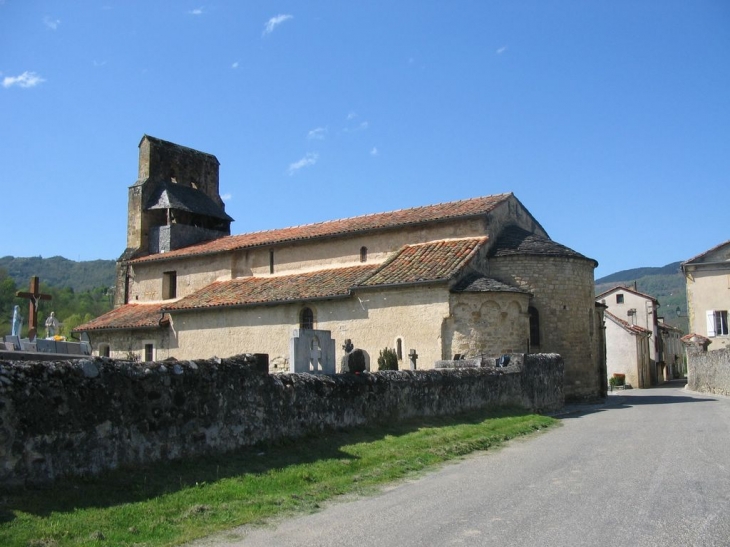 Vic d'Oust - église romane xIIème