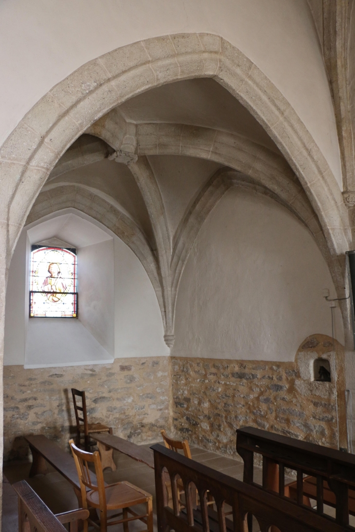 Eglise Notre Dame d'Aurès : chapelle de gauche. - Arvieu