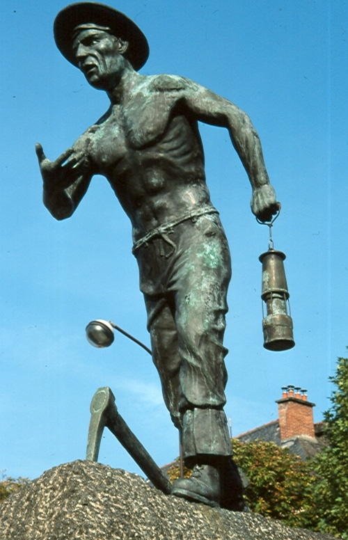 La statue du mineur à Aubin (musée de la mine) du sculpteur Rémi Coudrain