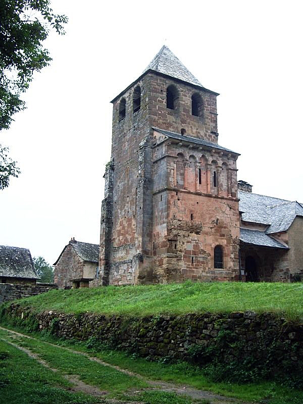 L'église Saint Pierre - Bessuéjouls