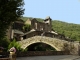 Photo précédente de Brousse-le-Château Pont de style roman. Ce pont franchit la rivière Alrance. Le pont fut le seul accès au village jusqu'à la fin du XIXe siècle. Il servit de passage aux pélerins de Saint-Jacques de Compostelle.
