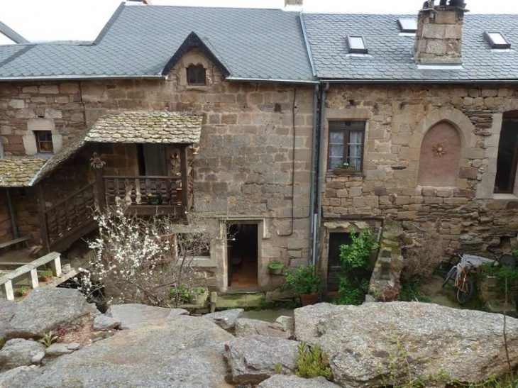 Maisons du village - Castelnau-Pégayrols