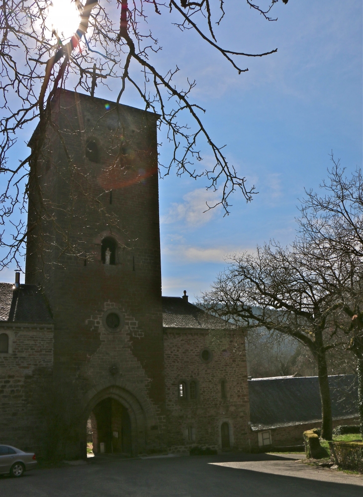 Abbaye de Bonnecombe : La porterie. - Comps-la-Grand-Ville
