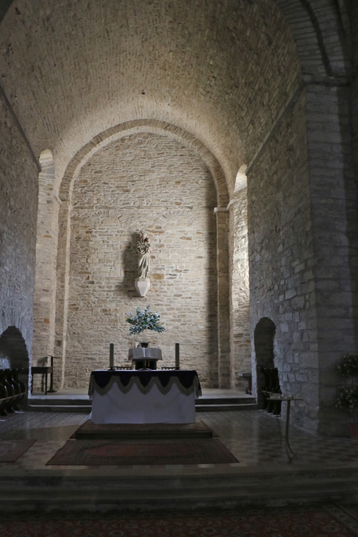Le choeur de l'église abbatiale de l'abbaye de Bonnecombe. - Comps-la-Grand-Ville